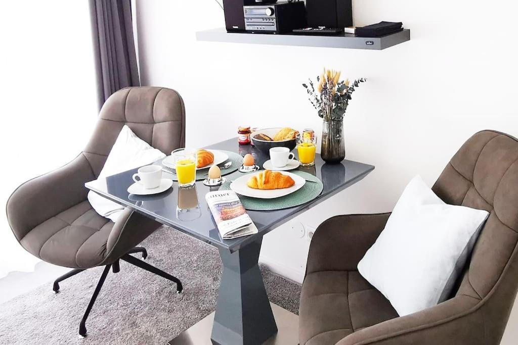 Hh 03 By Rockchair - Superhost Status - Modernes Apartment Mit Sonnigem Balkon & Premium Boxspringbetten In Winterhude - Hamburg Top Geheimtipp Εξωτερικό φωτογραφία
